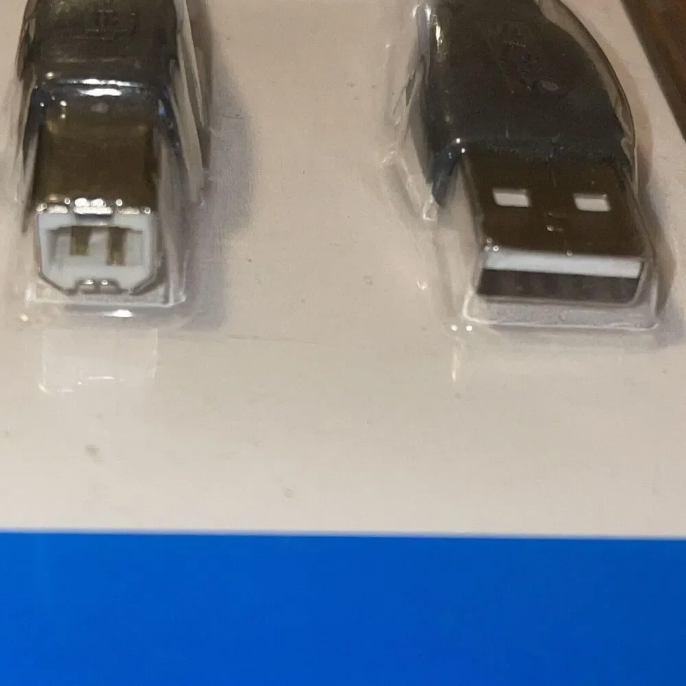 NIP Staples Brand USB 2.0 Cable 6 Ft USB A To USB B Windows/Mac Up To 480 Mbps